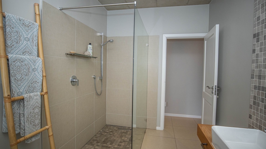 5 Bedroom Property for Sale in The Coves North West